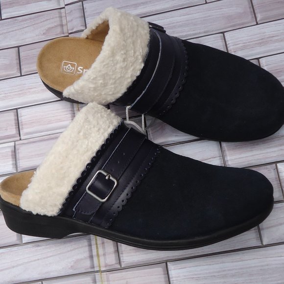 SIZE 11 D. SPENCO leather comfortable slip-on mules. - Picture 15 of 16